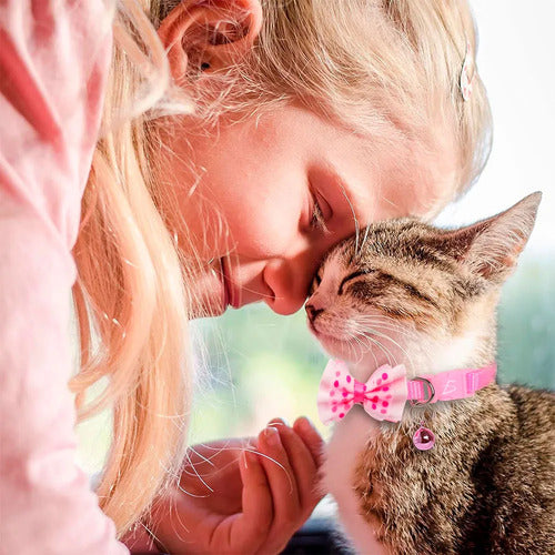 Collar Para Mascota Con Elegante Moño Y Campana