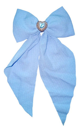 Moño Con Broche Con Diseño Corrugado Y Corazon Con