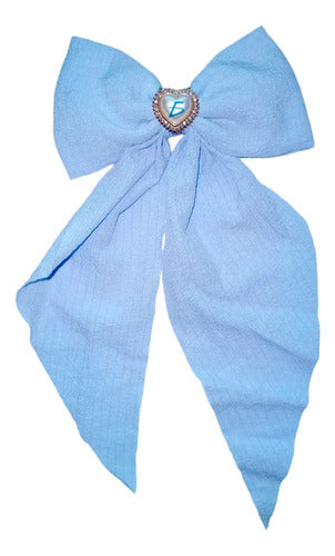 Moño Con Broche Con Diseño Corrugado Y Corazon Con