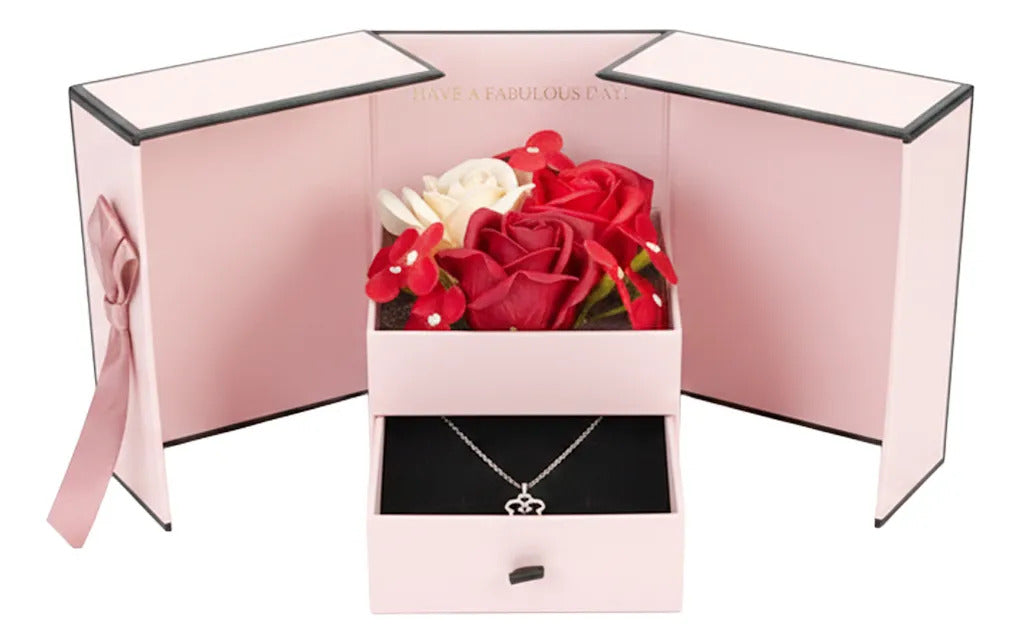 Alajero En Forma De Caja De Regalo Con Rosas Y Cadena