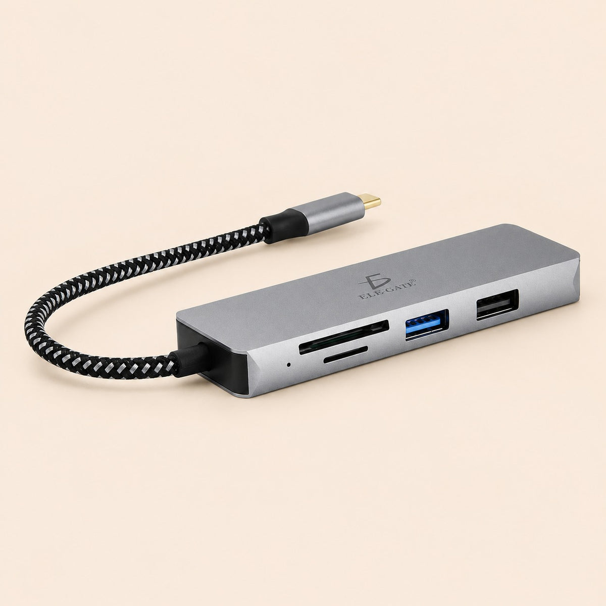 Hub USB-C con HDMI 2 USB SD y microsd